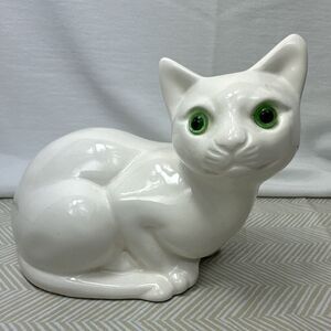 Vintage White‎ Ceramic Cat Figurine with Green Eyes Figurine